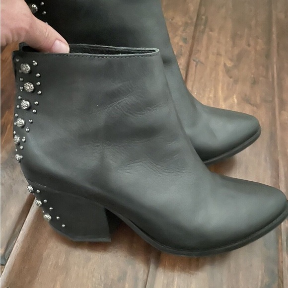 Matisse Black Orwell Ankle Boots - Picture 3 of 5